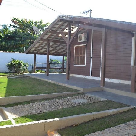 0006.06 -Maranduba - Chale -2 Dorm - 8 Pess - 3 Quadras Do Mar - Piscina Coletiva - Wifi Churrasqueira,Ar Condicionado Ubatuba Exterior foto
